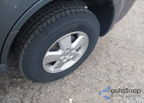 2011 Ford Escape from USA, damaged, VIN 1FMLU9DG6BKB43521